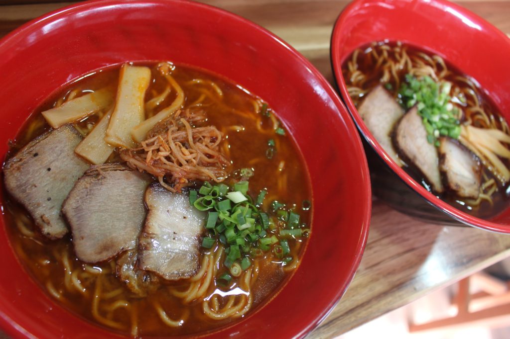 大阪ビッグラーメン 濃厚な鶏ガラのダシと濃いめの味付けが癖になる 醤油ラーメン Vetter ベトナム在住日本人向けメディア