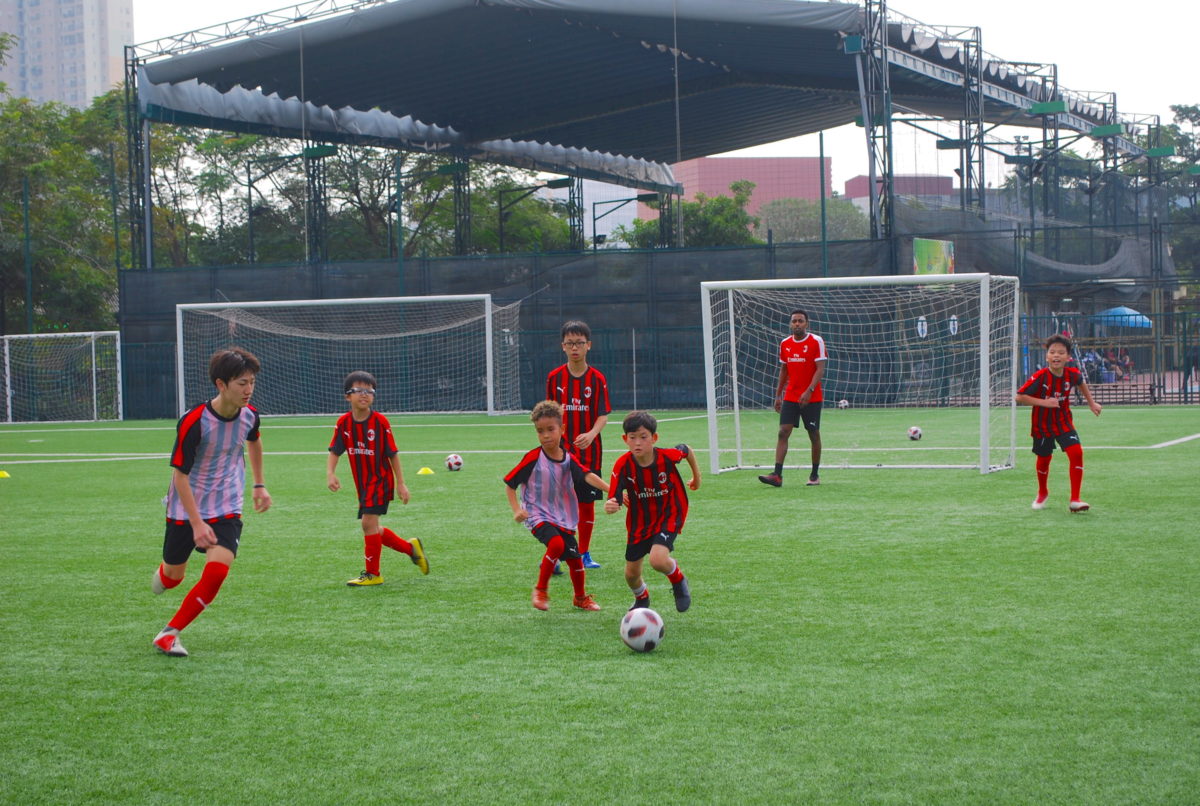 ハノイ Ac Milan Soccer School Acミランサッカースクール 英語で学べる Acミランメソッド Vetter ベトナム在住日本人向けメディア