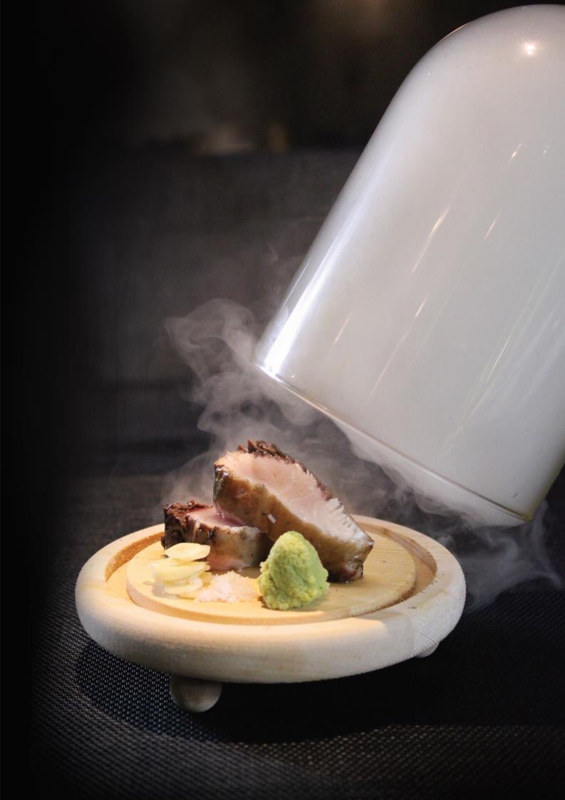 ホーチミン Fume フューム 華やかさと繊細さを併せ持つ 今 うわさの和フュージョン Vetter ベトナム在住日本人向けメディア